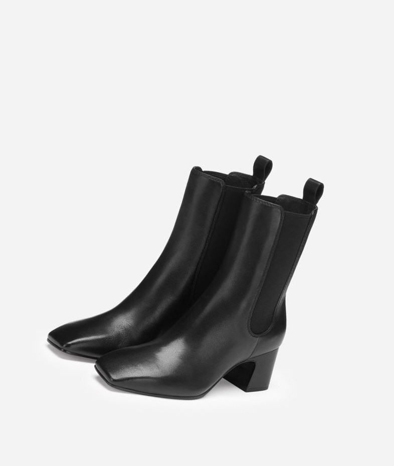 Black Women's ASH Cher Ankle Boots | 723JNESTB